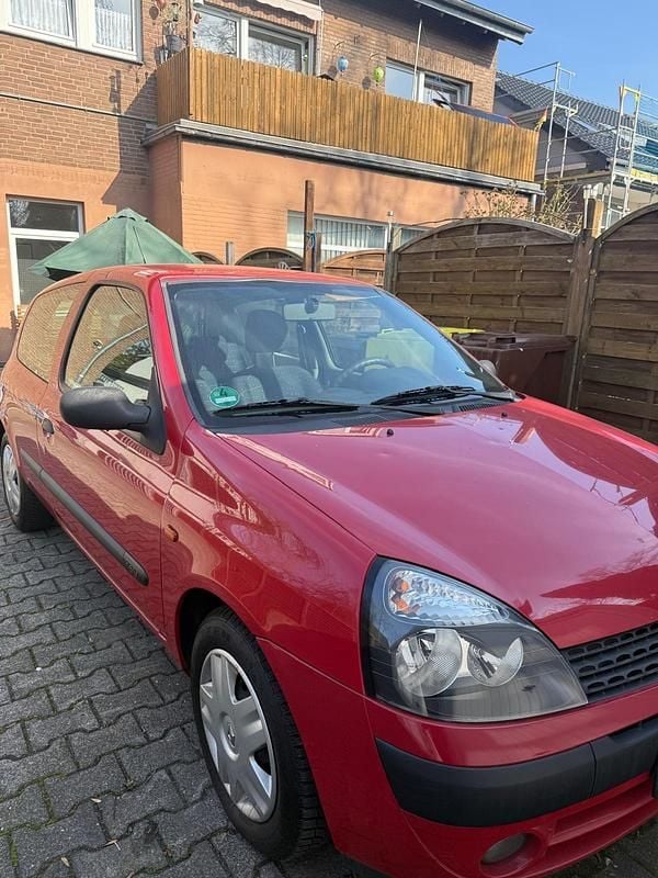Gebraucht Renault Clio II 75 PS (55 kW) 2002 Rot Kleinwagen