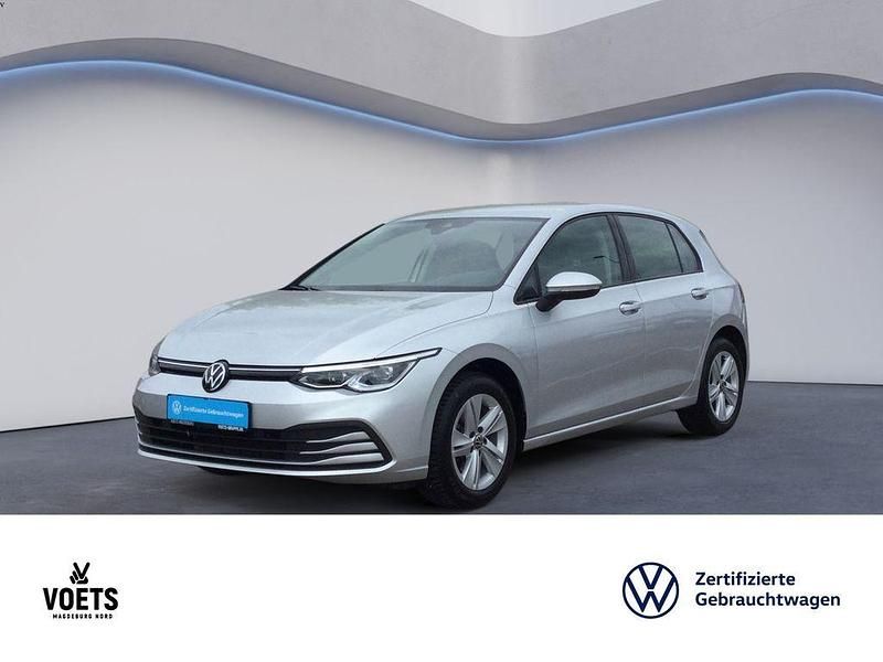 Silber Gebraucht 2023 VW Golf VIII Life Limousine | 21.595 € (Fairer Preis) - Bild 1/4