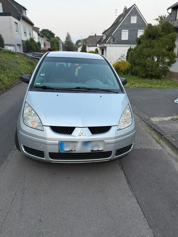 Silber Gebraucht 2005 Mitsubishi Colt Limousine | 1.299 € - Bild 1/4