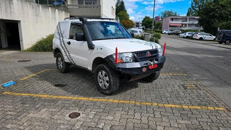 Weiß Gebraucht 2003 Mitsubishi Pajero SUV | 3.699 € (Superpreis) - Bild 1/4
