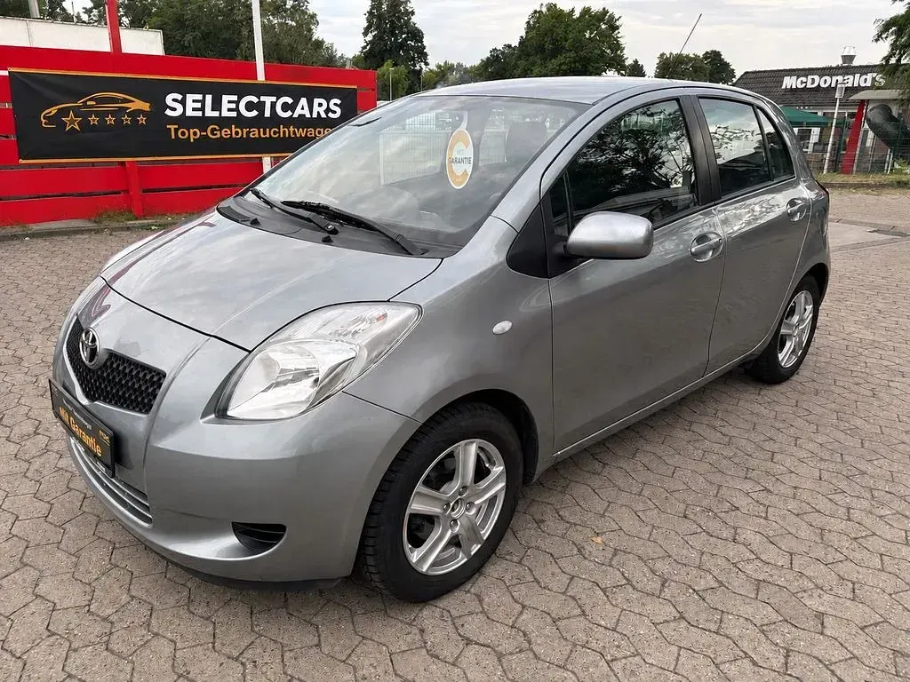 Gebraucht Toyota Yaris Cool 87 PS (63 kW) 2006 Silber Limousine