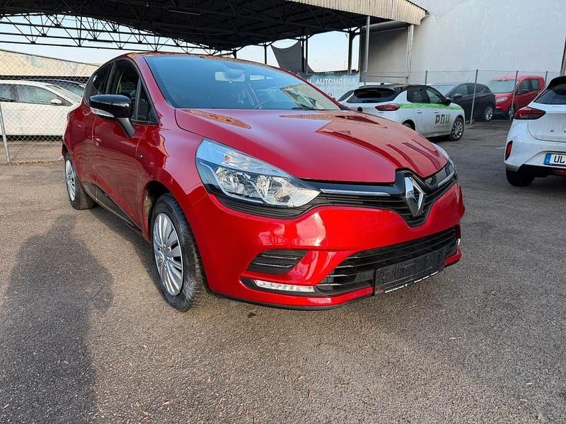 Gebraucht Renault Clio IV LIMITED 73 PS (53 kW) 2018 Rot Limousine
