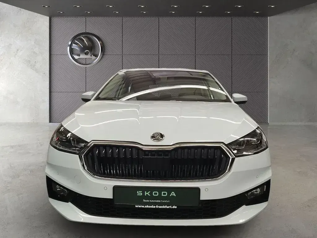 Neu Skoda Fabia Tour 95 PS (69 kW) 2025 Weiß Kleinwagen