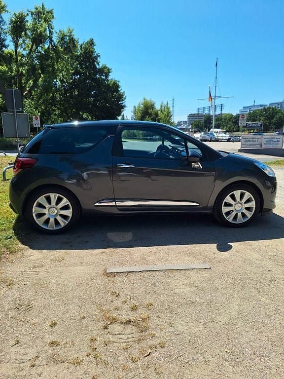 Gebraucht Citroën DS3 120 PS (88 kW) 2012 Grau Kleinwagen