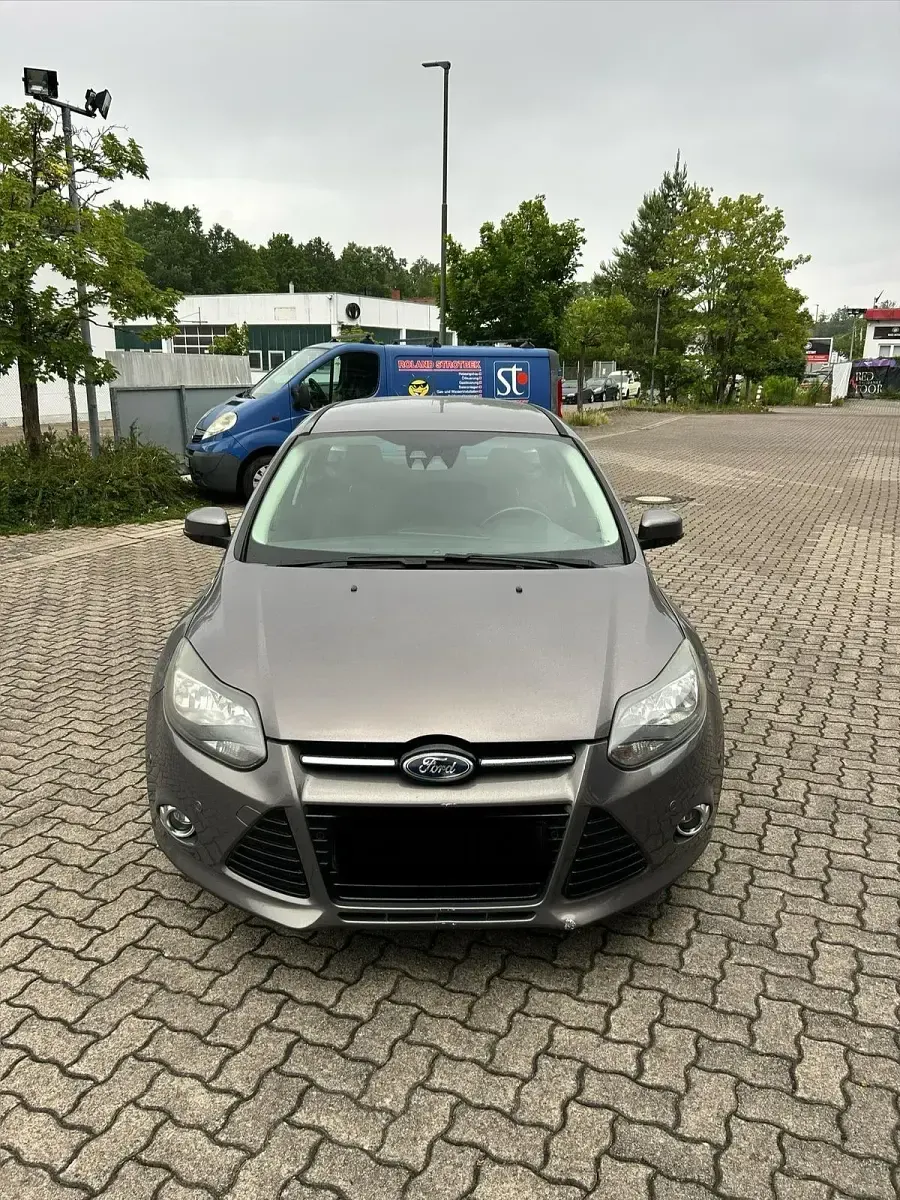 Gebraucht Ford Focus Titanium 150 PS (110 kW) 2011 Braun Kombi