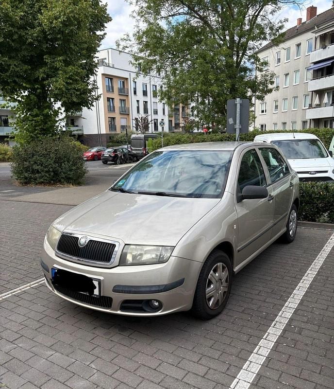 Gold Gebraucht 2005 Skoda Fabia Kleinwagen | 2.200 € (Etwas zu teuer) - Bild 1/4