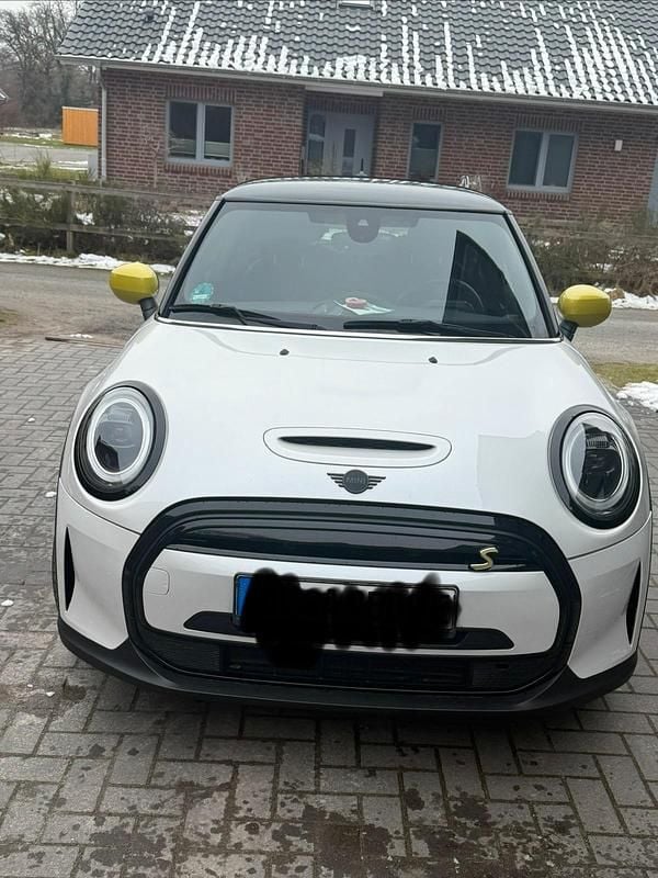 Gebraucht Mini Cooper SE 135 kW (184 PS) 2023 Weiß Kleinwagen