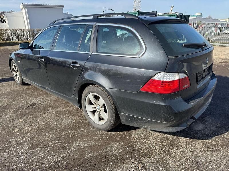 Gebraucht BMW 520 177 PS (130 kW) 2009 Schwarz Kombi