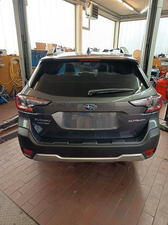 Gebraucht Subaru Outback Platinum 169 PS (124 kW) 2023 Grau Kombi