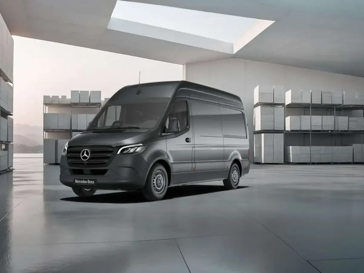 Gebraucht Mercedes Sprinter 170 PS (125 kW) 2025 Grau / selenitgrau Van