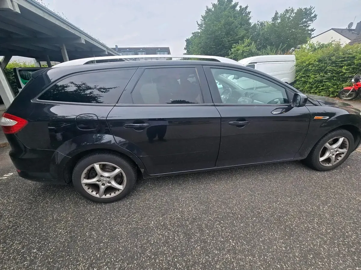 Gebraucht Ford Mondeo 125 PS (91 kW) 2008 Schwarz Kombi