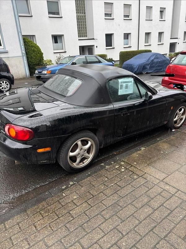 Second-hand Mazda MX5 101 CP (74 kW) 2000 Albastru Cabrio