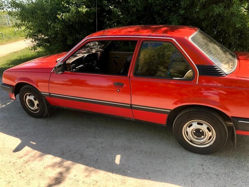 Rot Gebraucht 1982 Opel Ascona Coupé | 2.700 € - Bild 1/4