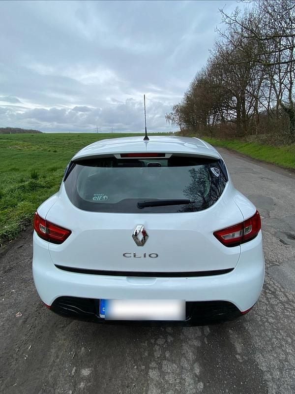 Gebraucht Renault Clio IV Dynamique 75 PS (55 kW) 2015 Weiß Kleinwagen