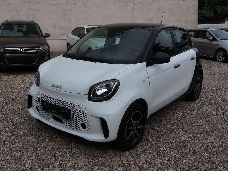 Karosserie in white (metallic) Gebraucht 2022 Smart ForFour Electric Drive Kleinwagen | 8.990 € (Fairer Preis) - Bild 1/4