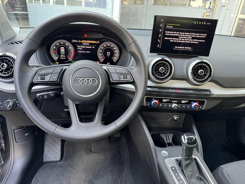 Gebraucht Audi Q2 S-Line 150 PS (110 kW) 2025 Grau SUV