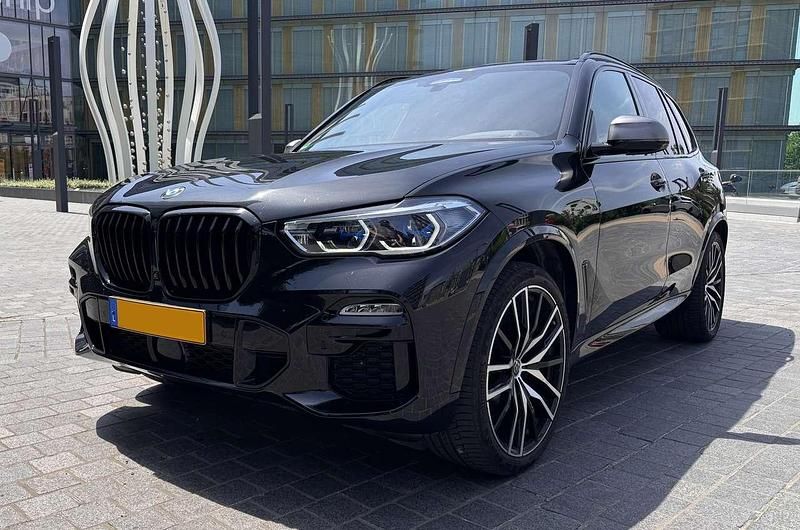 Schwarz Gebraucht 2019 BMW X5 M SUV | 52.900 € (Fairer Preis) - Bild 1/4