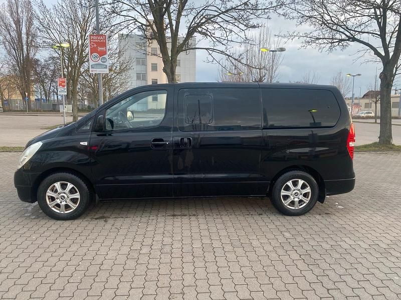 Gebraucht Hyundai H-1 130 PS (95 kW) 2008 Schwarz Van / Kleinbus