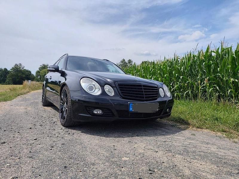 Gebraucht Mercedes 220 170 PS (125 kW) 2008 Schwarz Limousine