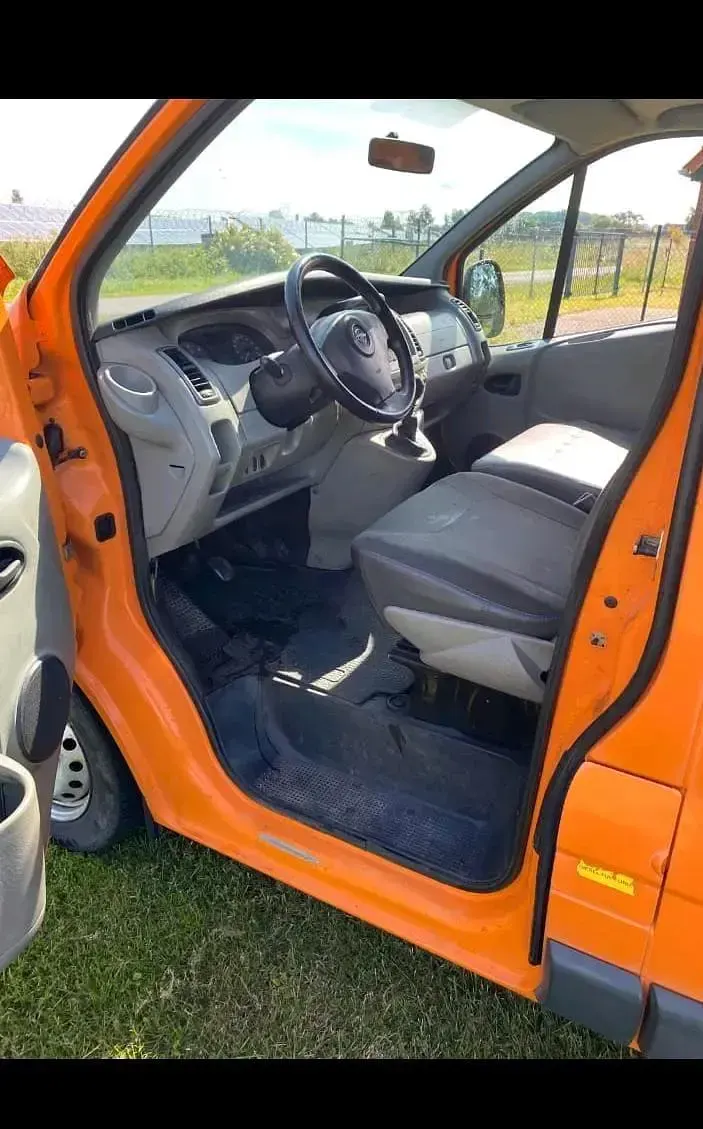 Gebraucht Opel Vivaro 147 PS (108 kW) 2008 Orange Van / Kleinbus