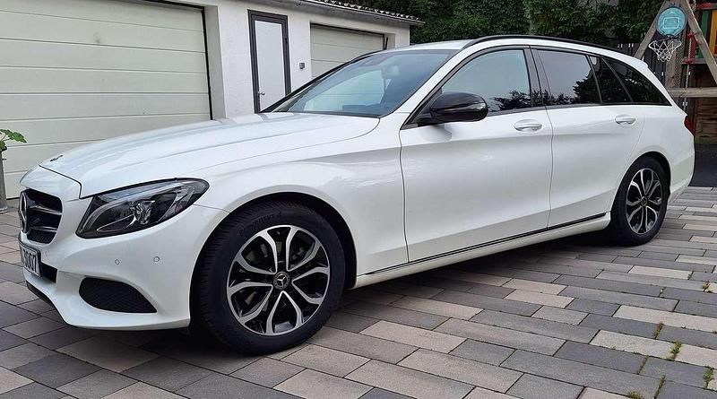Weiß Gebraucht 2018 Mercedes C200 Avantgarde Kombi | 19.400 € (Guter Preis) - Bild 1/2