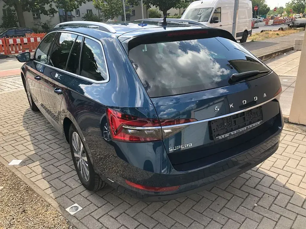 Gebraucht Skoda Superb Style 200 PS (147 kW) 2022 Blau Kombi