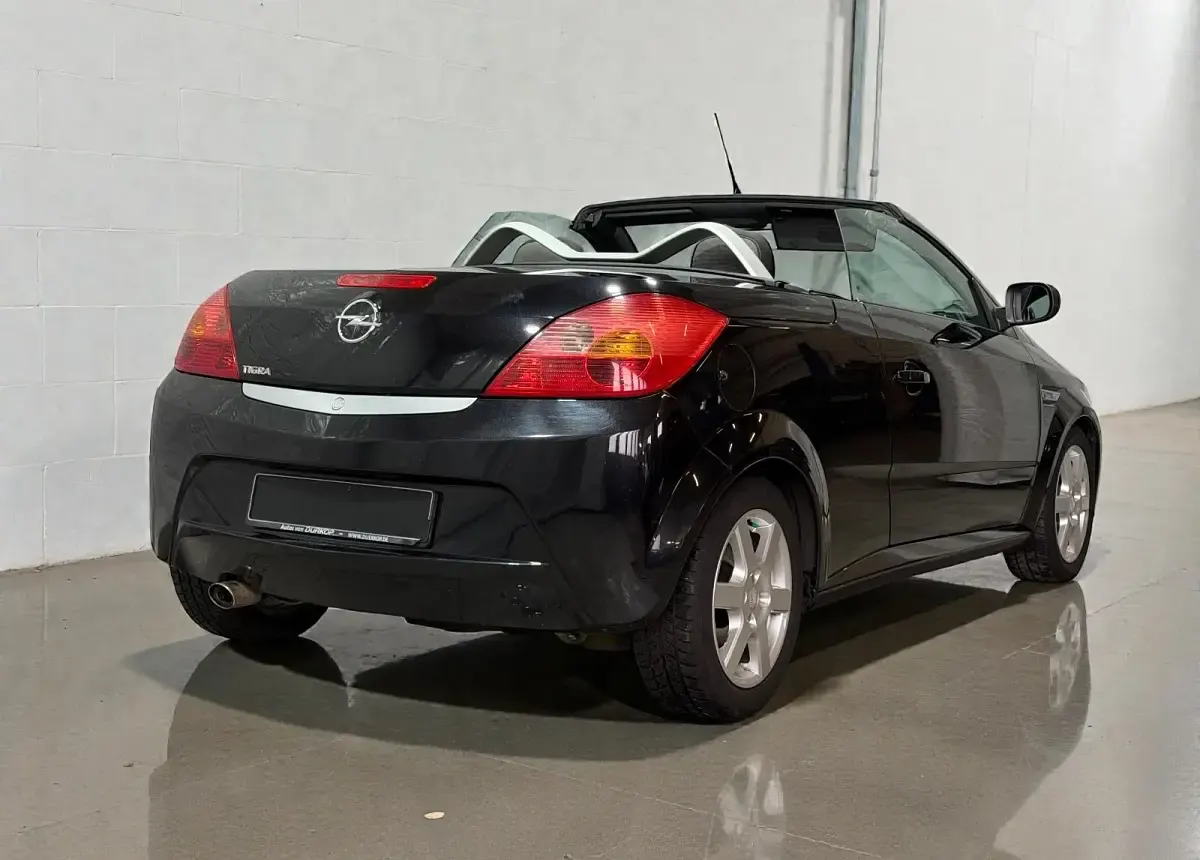 Gebraucht Opel Tigra 90 PS (66 kW) 2004 Schwarz Cabrio