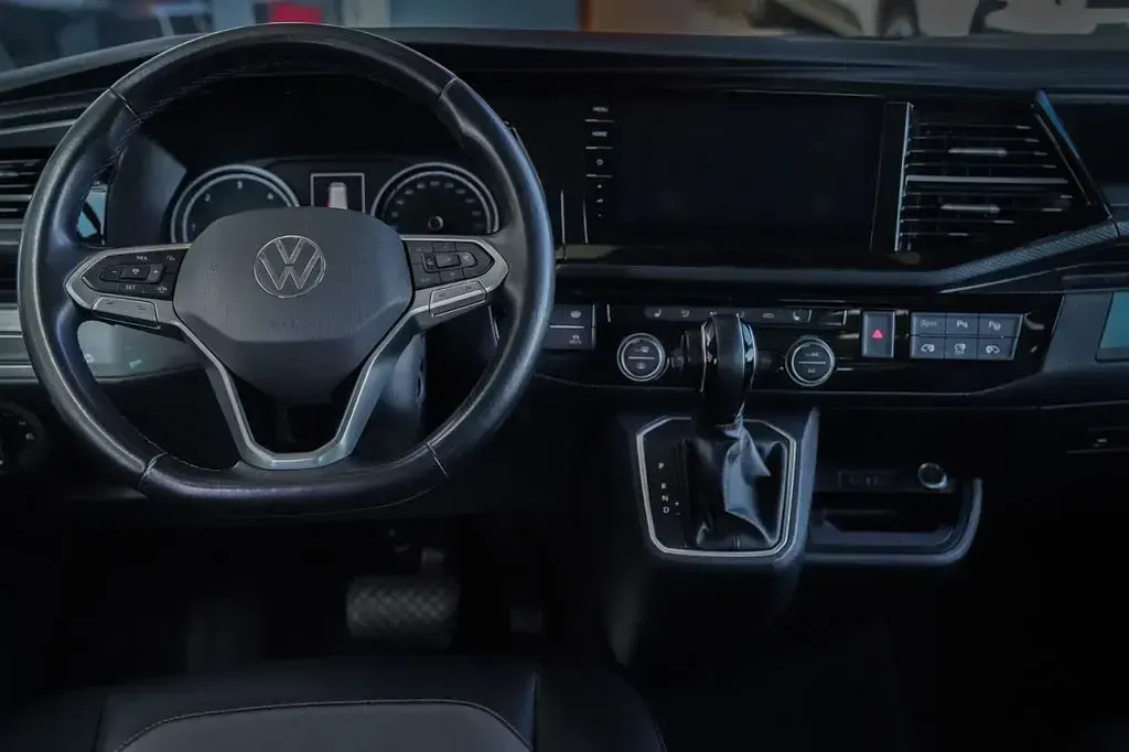 Gebraucht VW Multivan 204 PS (150 kW) 2021 Schwarz Van / Kleinbus