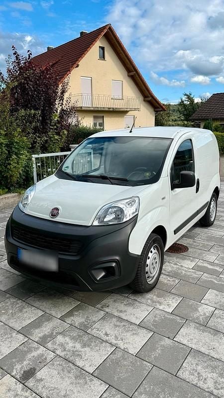 Weiß Gebraucht 2016 Fiat Fiorino Van / Kleinbus | 7.250 € (Fairer Preis) - Bild 1/4