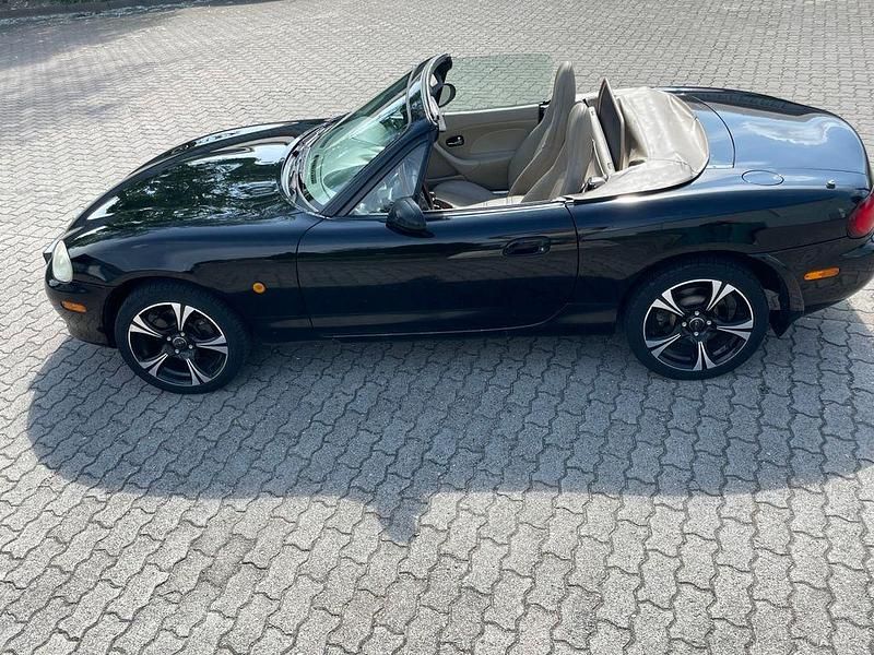 Schwarz Gebraucht 2003 Mazda MX5 Cabrio | 4.650 € (Guter Preis) - Bild 1/4