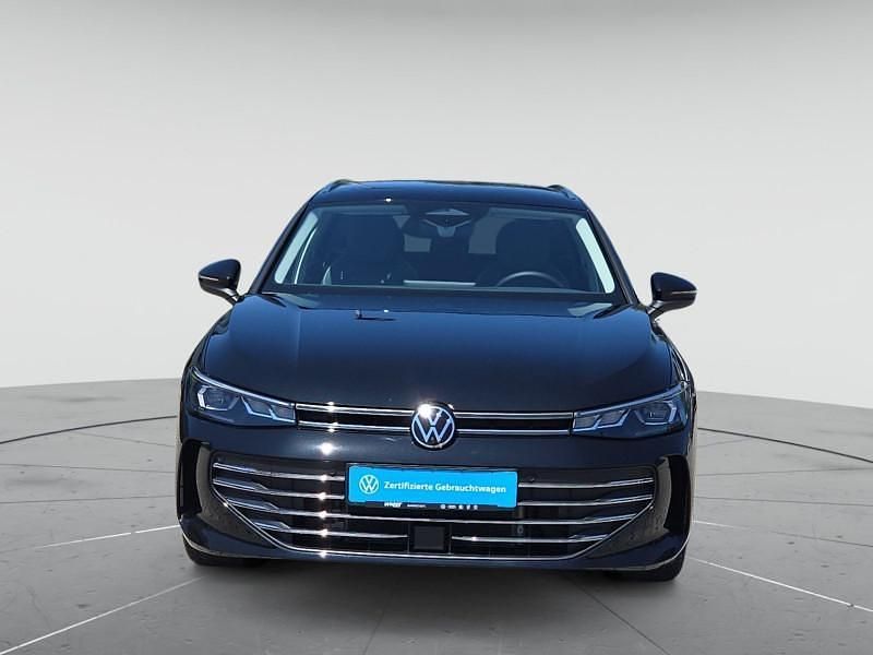Grenadillschwarz metallic Gebraucht 2024 VW Passat Business Kombi | 36.380 € (Teuer) - Bild 1/4