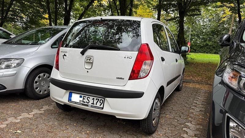 Weiß Gebraucht 2009 Hyundai i10 Classic Kleinwagen | 1.590 € (Guter Preis) - Bild 1/4