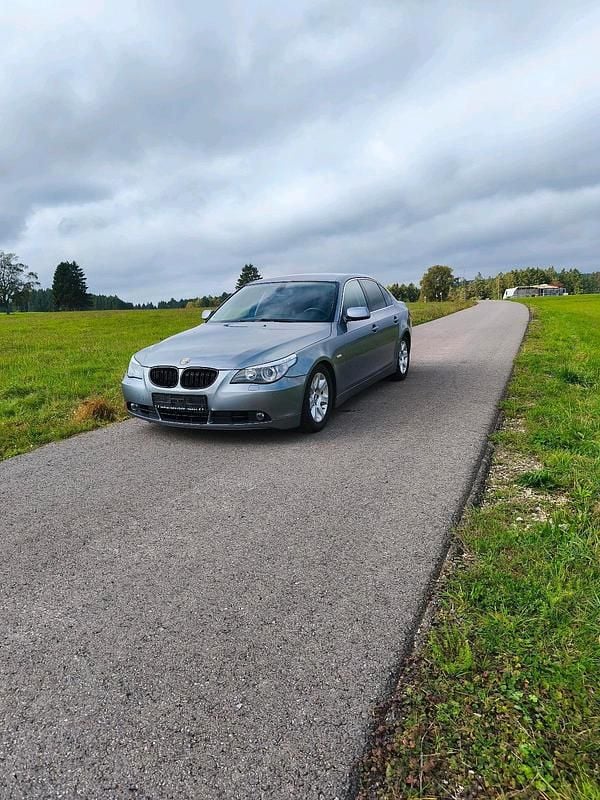 Grau Gebraucht 2003 BMW 530 Limousine | 4.499 € (Superpreis) - Bild 1/4