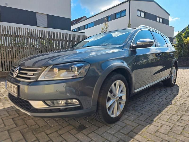 Grau Gebraucht 2013 VW Passat Alltrack Kombi | 12.000 € (Guter Preis) - Bild 1/4