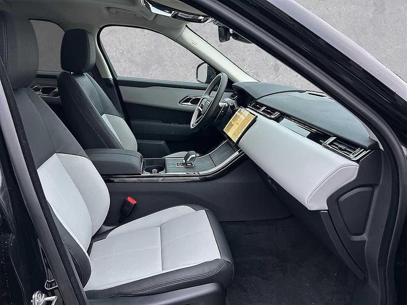 Gebraucht Land Rover Range Rover Velar SE Dynamic 304 PS (223 kW) 2025 Santorini black SUV