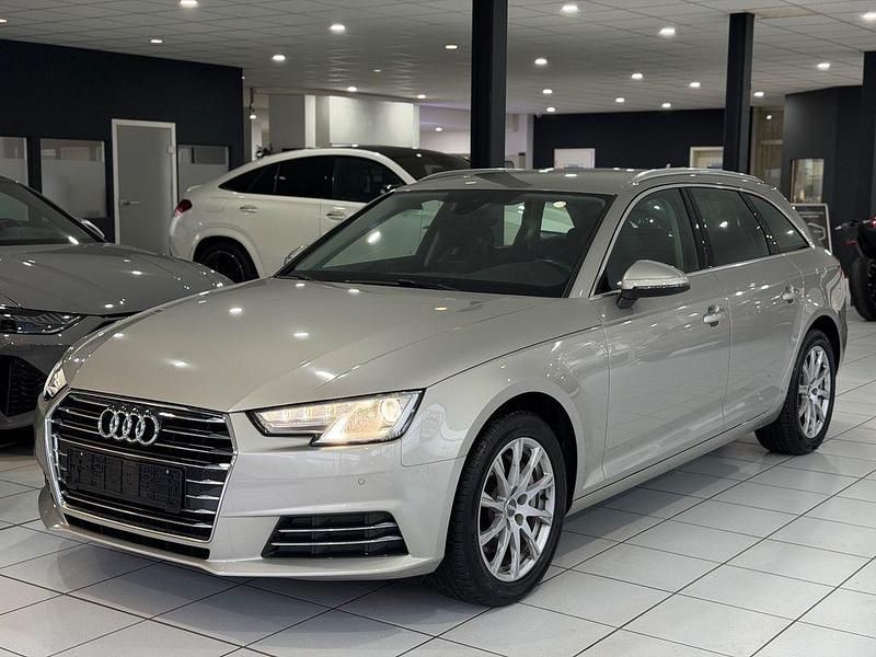 Cuveesilber Gebraucht 2016 Audi A4 Design Kombi | 18.990 € (Guter Preis) - Bild 1/4