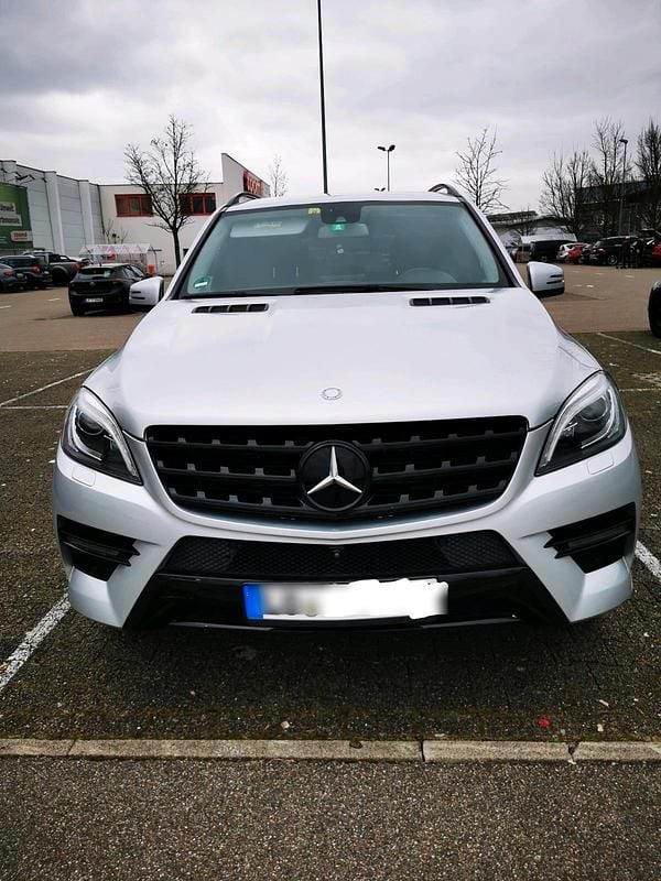 Silber Gebraucht 2015 Mercedes ML350 Sport SUV | 26.499 € (Fairer Preis) - Bild 1/4