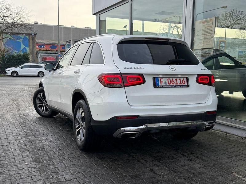 Gebraucht Mercedes GLC220 194 PS (142 kW) 2021 Weiß SUV