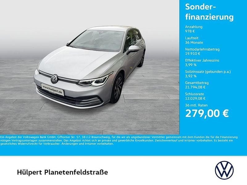 Reflexsilber metallic Gebraucht 2021 VW Golf VIII Style Limousine | 20.888 € (Superpreis) - Bild 1/4