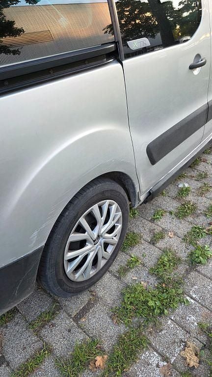 Grau Gebraucht 2010 Citroën Berlingo XTR Van / Kleinbus | 4.500 € (Superpreis) - Bild 1/4