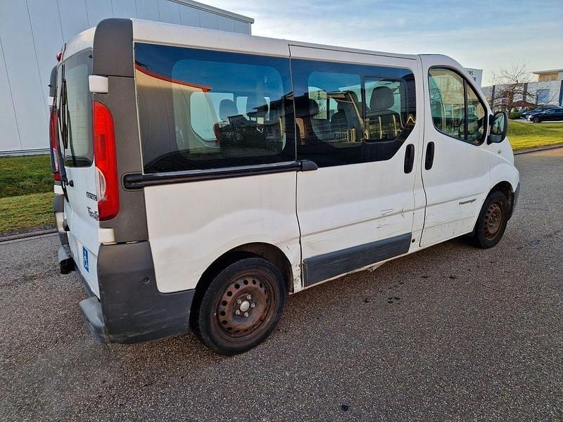 Gebraucht Renault Trafic 114 PS (83 kW) 2008 Weiß Van / Kleinbus