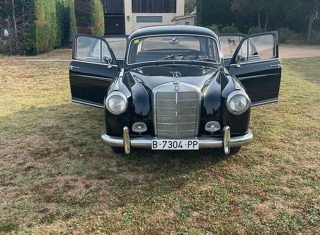 Gebraucht Mercedes 220 99 PS (72 kW) 1957 Schwarz Limousine