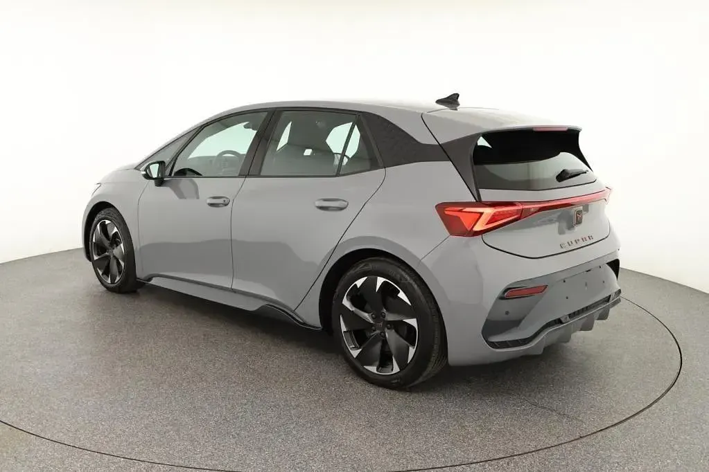 Używany Cupra Born e-Boost 169 kW (231 KM) 2023 Szary Hatchback