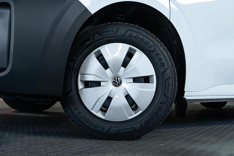 Neu VW T6.1 100 kW (136 PS) 2026 Clear white Van