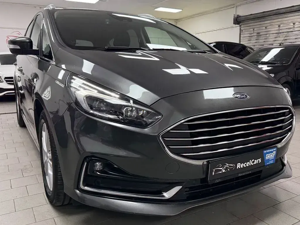 Gebraucht Ford S-MAX Titanium 150 PS (110 kW) 2023 Grau Van / Kleinbus