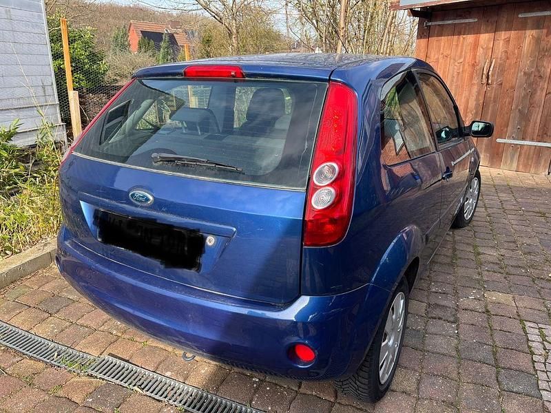 Gebraucht Ford Fiesta 60 PS (44 kW) 2008 Blau Kleinwagen