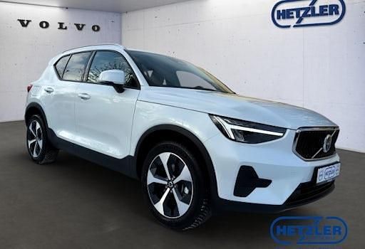 Neu Volvo XC40 Core 163 PS (119 kW) 2026 Weiß SUV