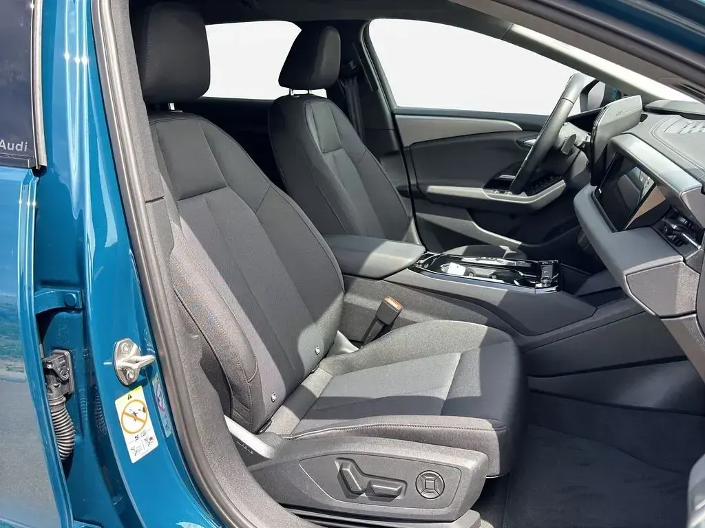 Gebraucht Audi A6 e-tron Advanced 314 kW (428 PS) 2025 Malpeloblau metallic Kombi