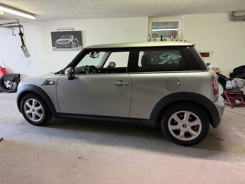 Silber Gebraucht 2010 Mini ONE Kleinwagen | 4.900 € (Fairer Preis) - Bild 1/4
