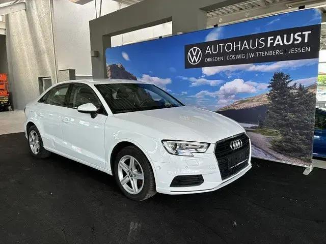 Gebraucht Audi A3 Comfort 116 PS (85 kW) 2018 Weiß Limousine